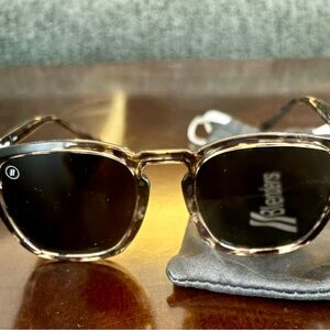 Blenders Tortoiseshell Sunglasses with Dark Polarized Lenses-NEW